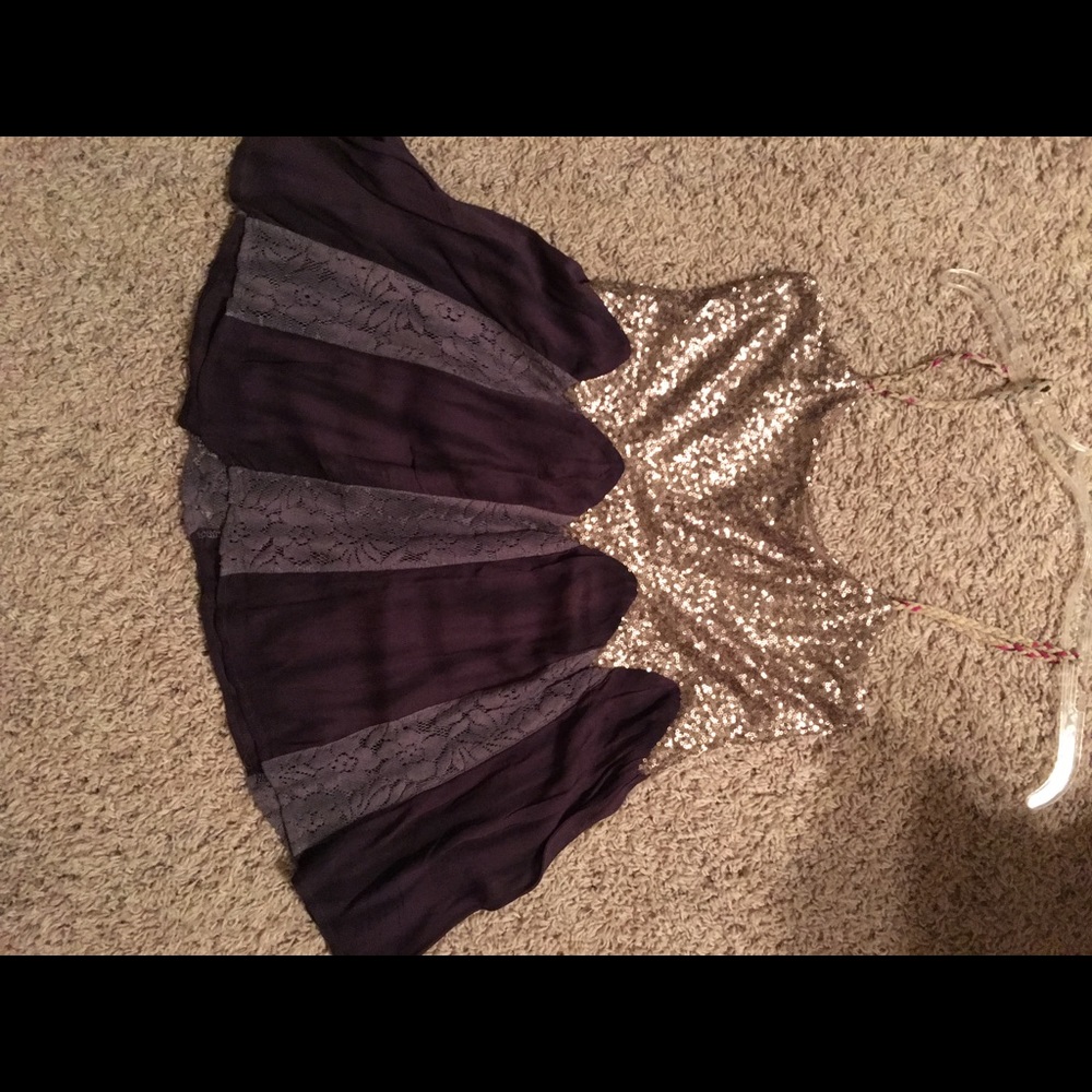 Buckle top in excellent condition